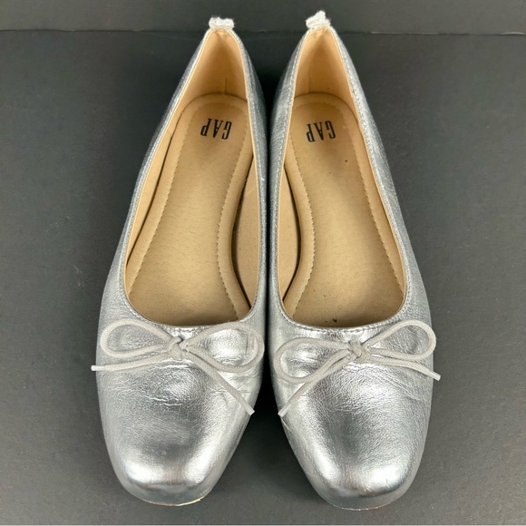 GAP Chic Silver Ballet Flats with Bow Detail Size 9 - Picture 3 of 8